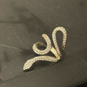 Elegant Silver Crystal Ring